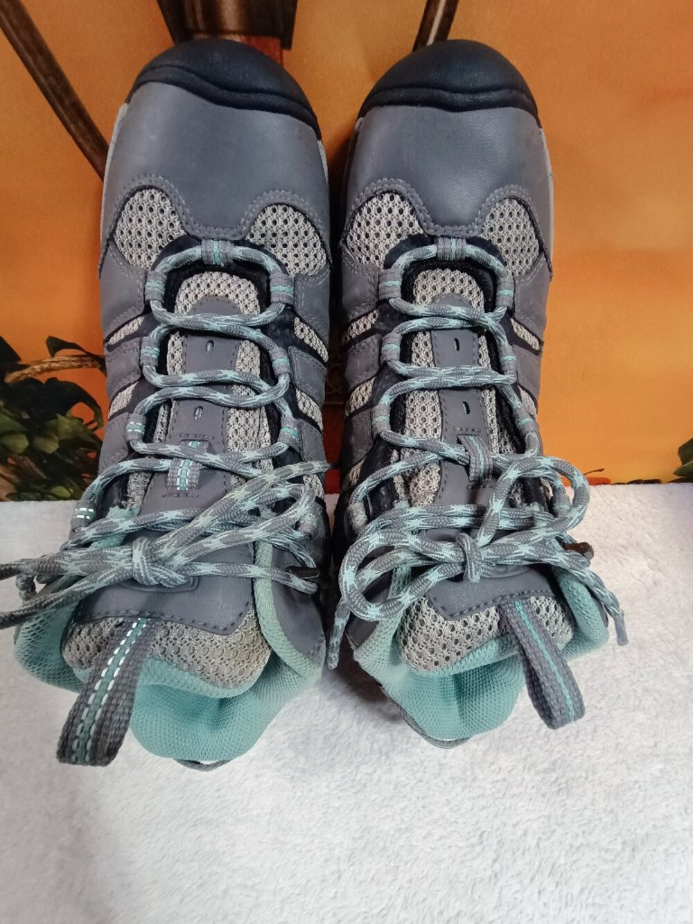 EUC KEEN Koven Sz 8 Mid Waterproof Hiking Boots Size 8 Gray Teal Gorpcore Trails